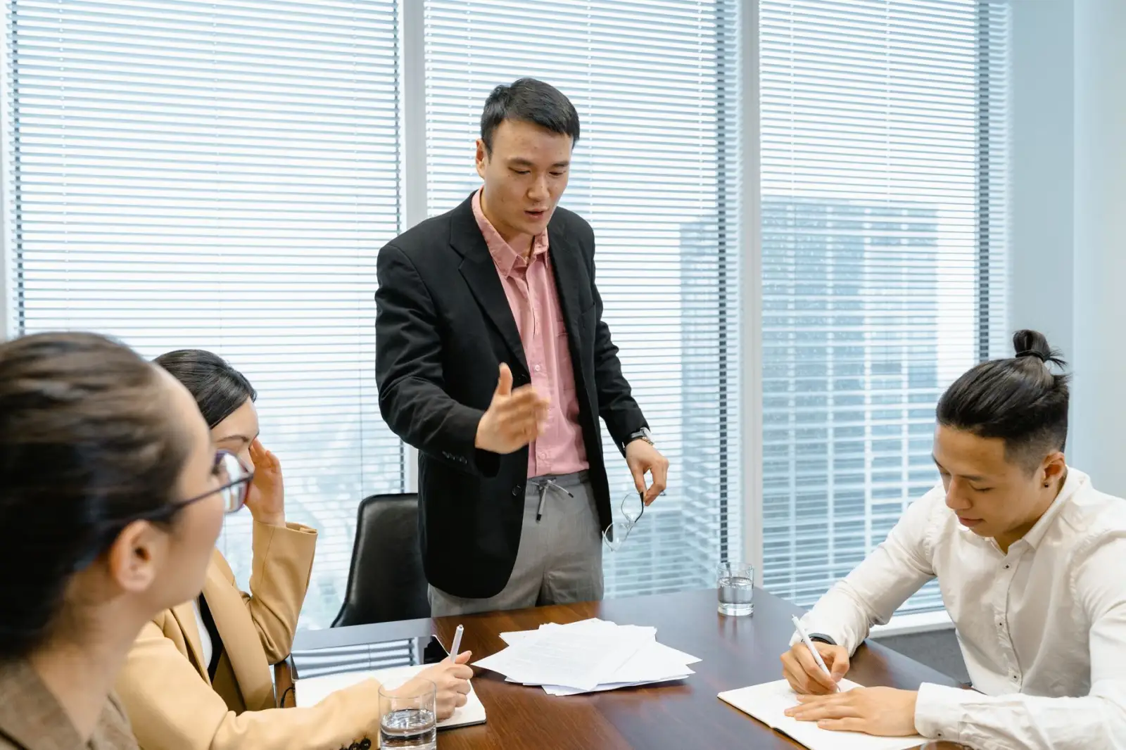 社区电商平台运营中智能仓储与配送效率提升方案