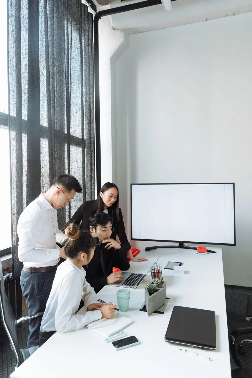社区电商模式如何重塑本地生活服务：广西聚拼科技的智慧生活实践解析