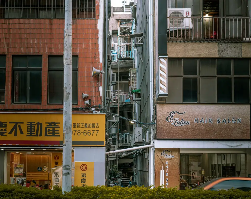 2025年社区电商服务模式创新趋势及本地化运营策略